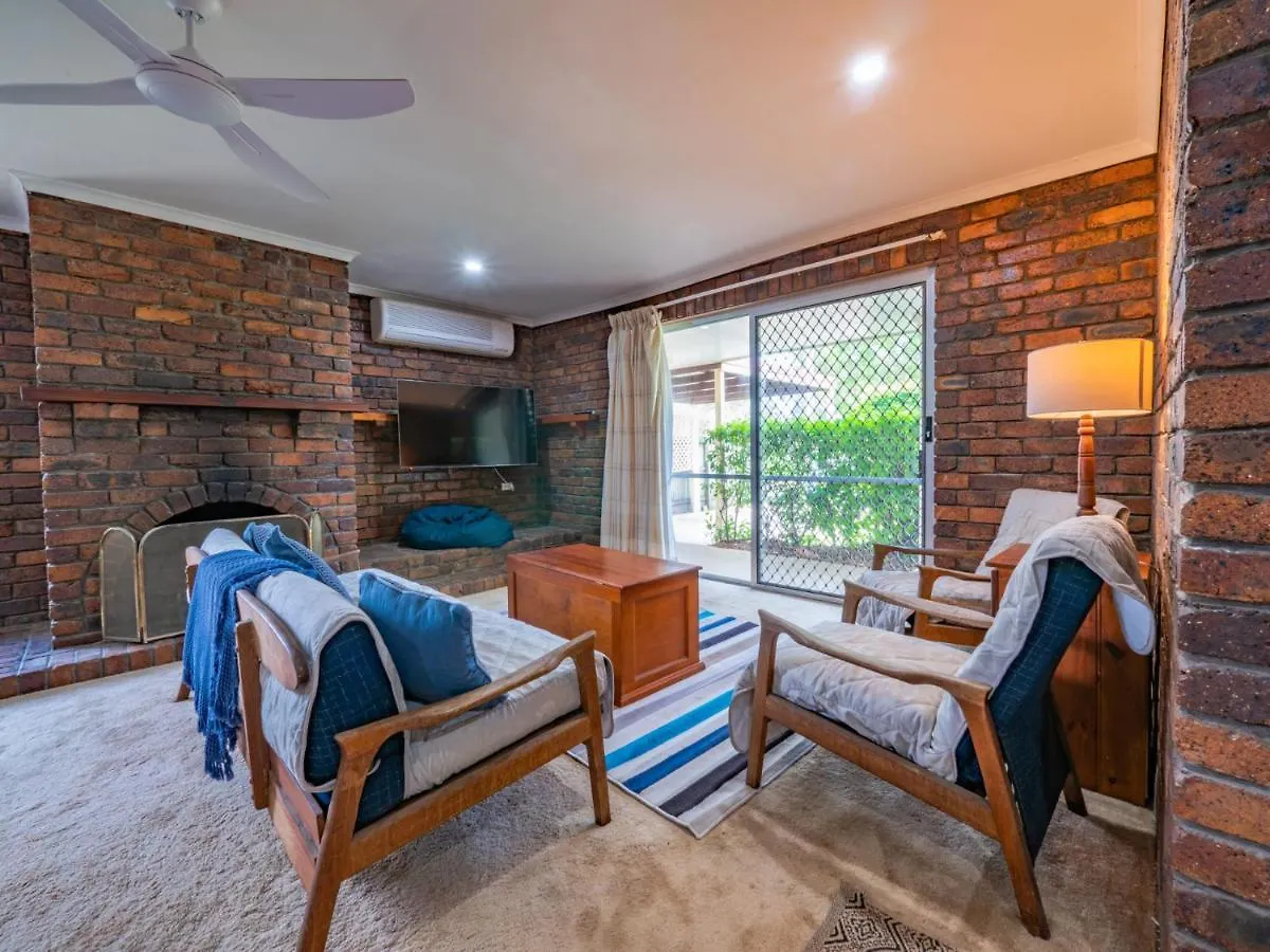 Croydon Ave 50 Currimundi Villa Kawana Waters Holiday home